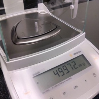 Weighing a crucible as per ASTM 1269-305